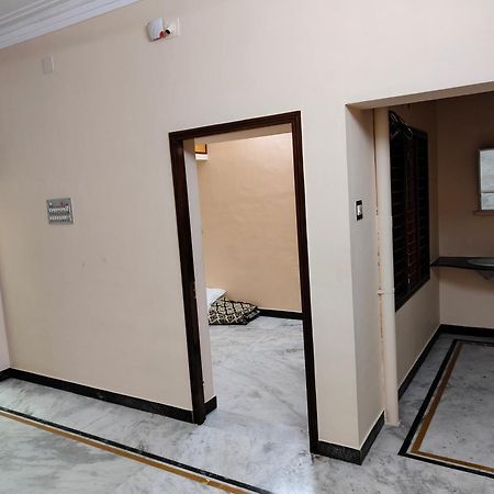 Guru Krupa Home Stay Tiruvannāmalai エクステリア 写真