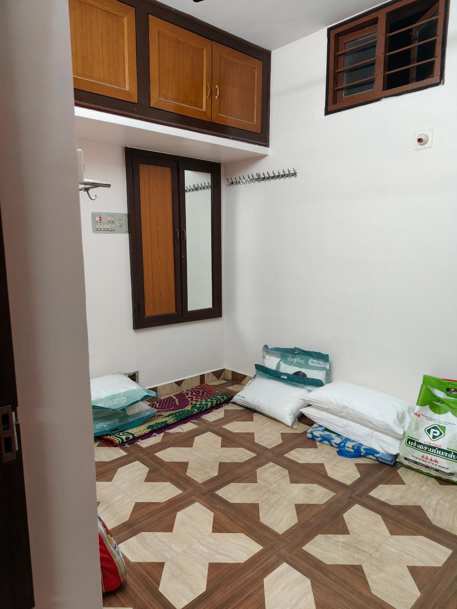 Guru Krupa Home Stay Tiruvannāmalai エクステリア 写真